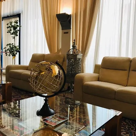 Krystal בוסולנגו