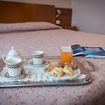 Krystal 3* بوسولينغو