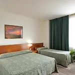 فندق Krystal 3*