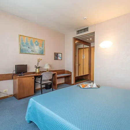 Szálloda Krystal 3*