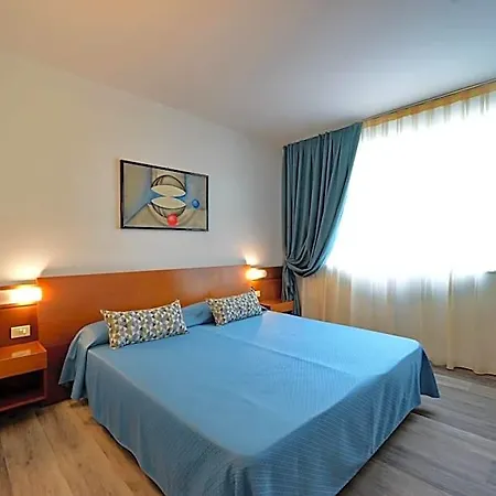 فندق Krystal 3*