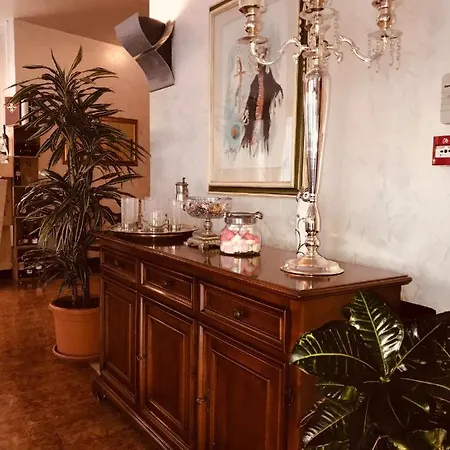 酒店 克里斯塔尔酒店