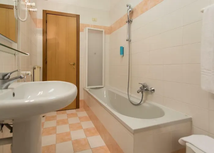 Krystal 3* بوسولينغو