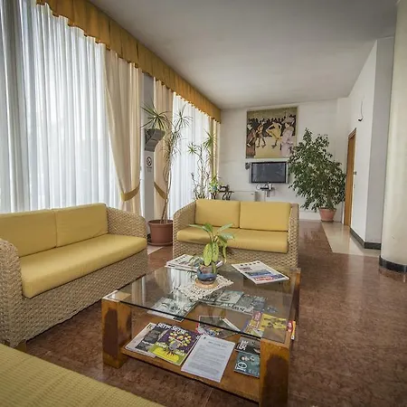 Hotel Krystal 3*