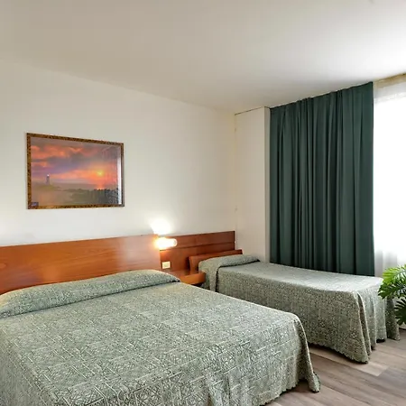 Hotel Krystal 3*